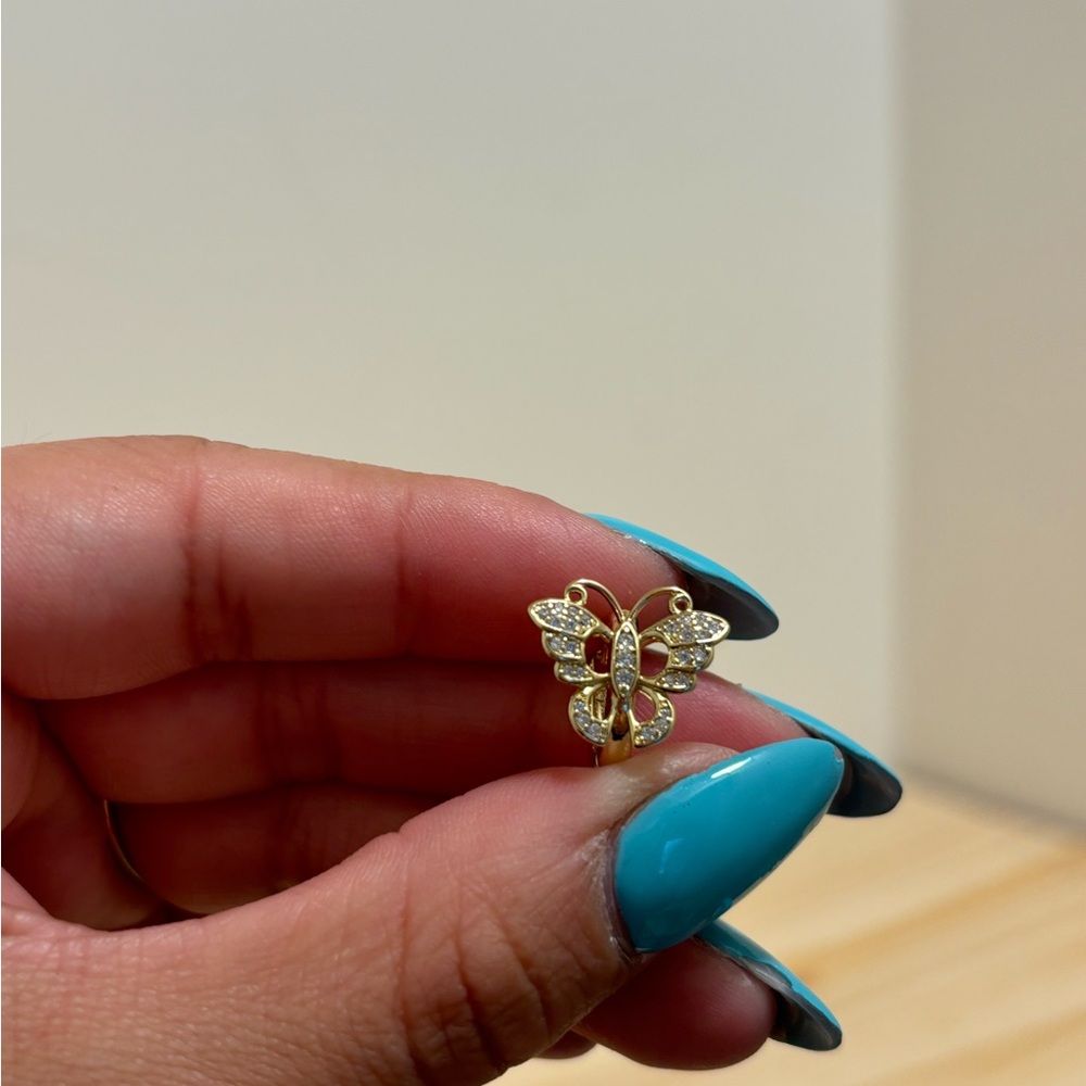 Elegant Gold Butterfly Pendant